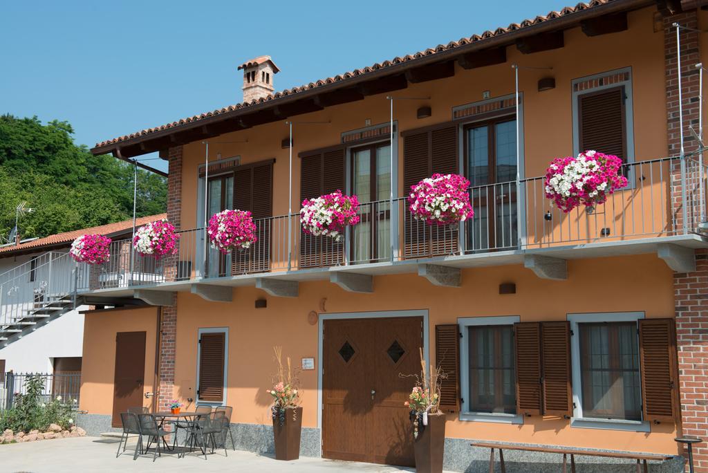 Costa Catterina B&B Castagnito Buitenkant foto