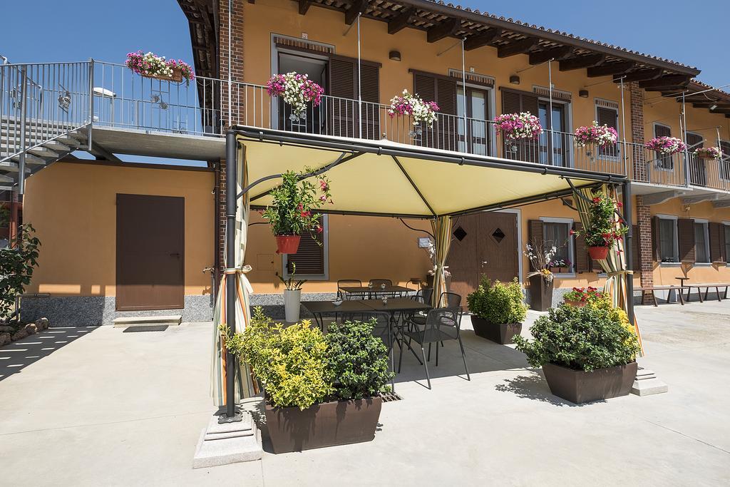 Costa Catterina B&B Castagnito Buitenkant foto